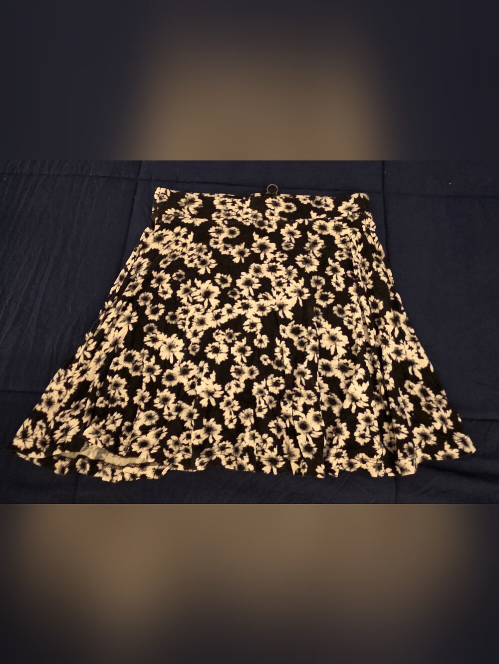 SO Black White Daisy Floral Mini Skirt Front Zip Size S